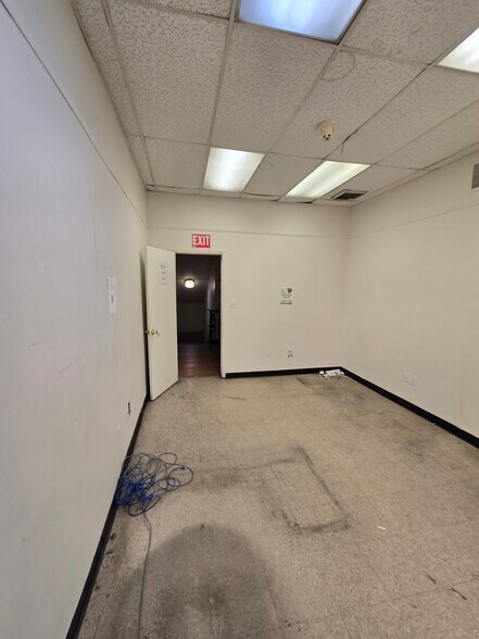 More Photos Of 14 Main St, Yonkers Storefront Retail Office For Lease