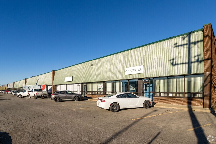 More Photos Of 1325-1445 Rue Tees, Montréal General Retail For Lease