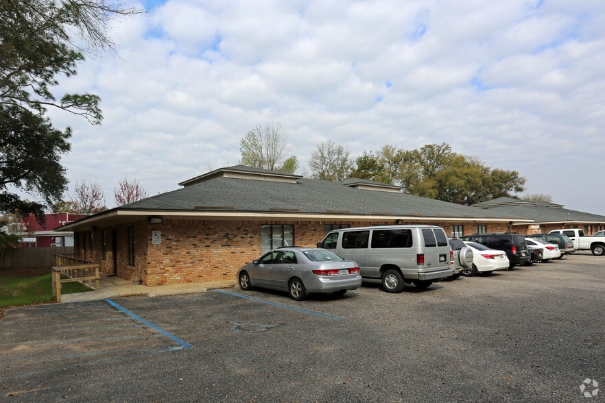 More Photos Of 6706 N 9th Ave, Pensacola Office For Lease