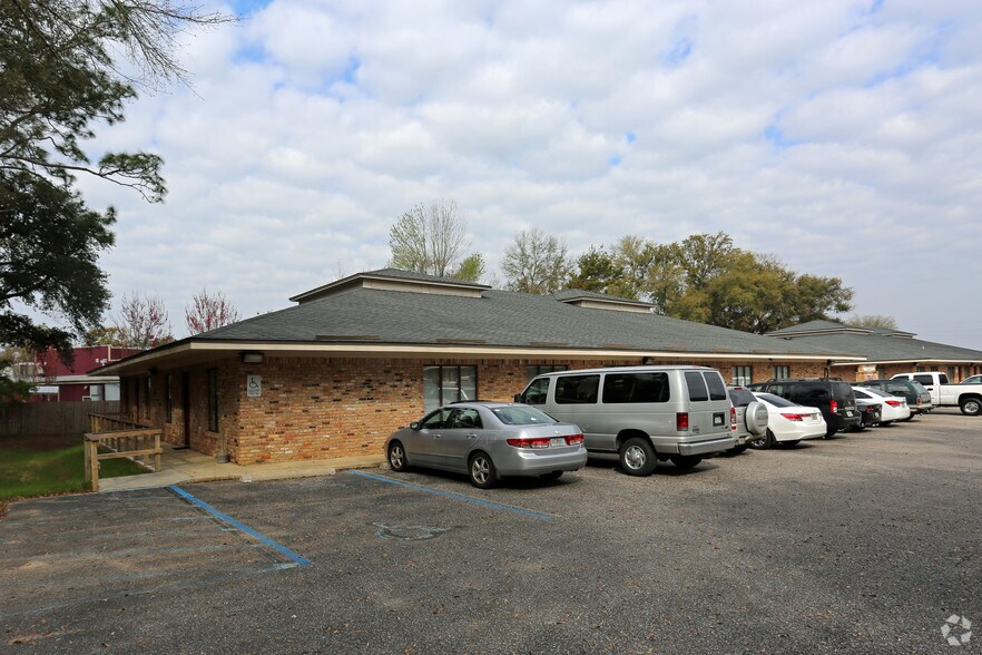 More Photos Of 6706 N 9th Ave, Pensacola Office For Lease