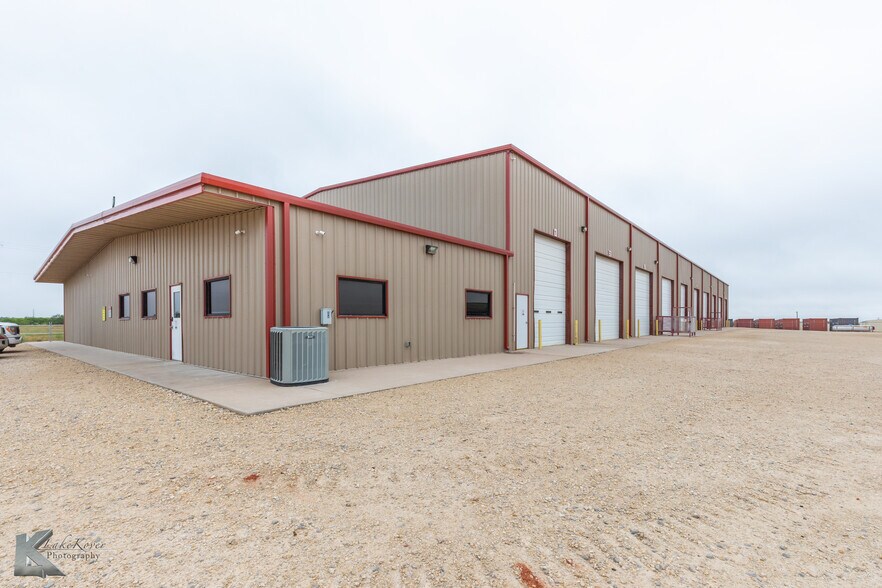 More Photos Of 10027 S Frontage Rd, Clyde Manufacturing For Sale