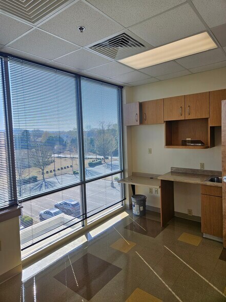 More Photos Of 8337 Us-72 Hwy, Madison Medical For Lease