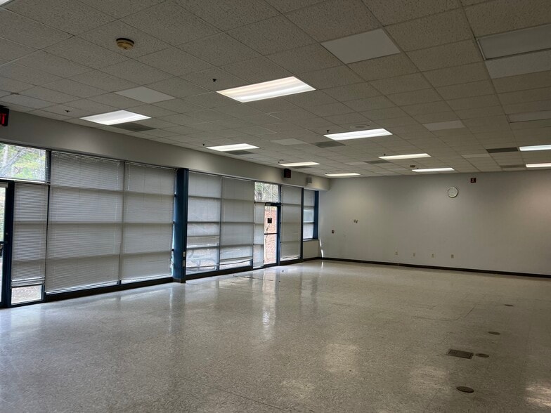 More Photos Of 11350 Technology Cir, Duluth Light Manufacturing For Sale
