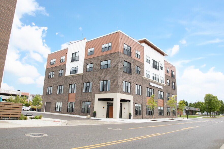 More Photos Of 27 S Squirrel Rd, Auburn Hills Coworking Space