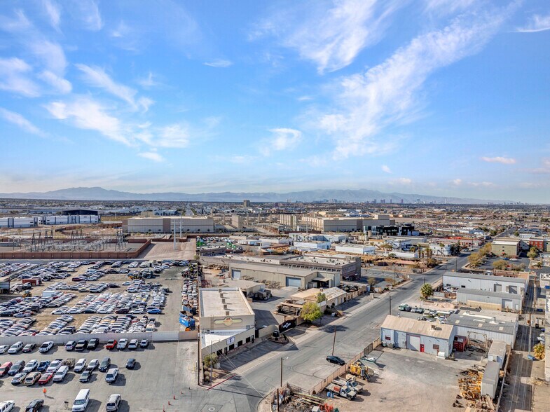 More Photos Of 1425 Athol Ave, Henderson Manufacturing For Sale