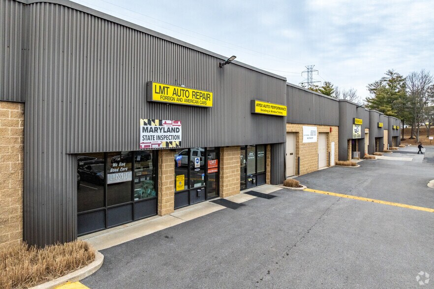 More Photos Of 6400-6470 Dobbin Center Way, Columbia Auto Repair For Lease