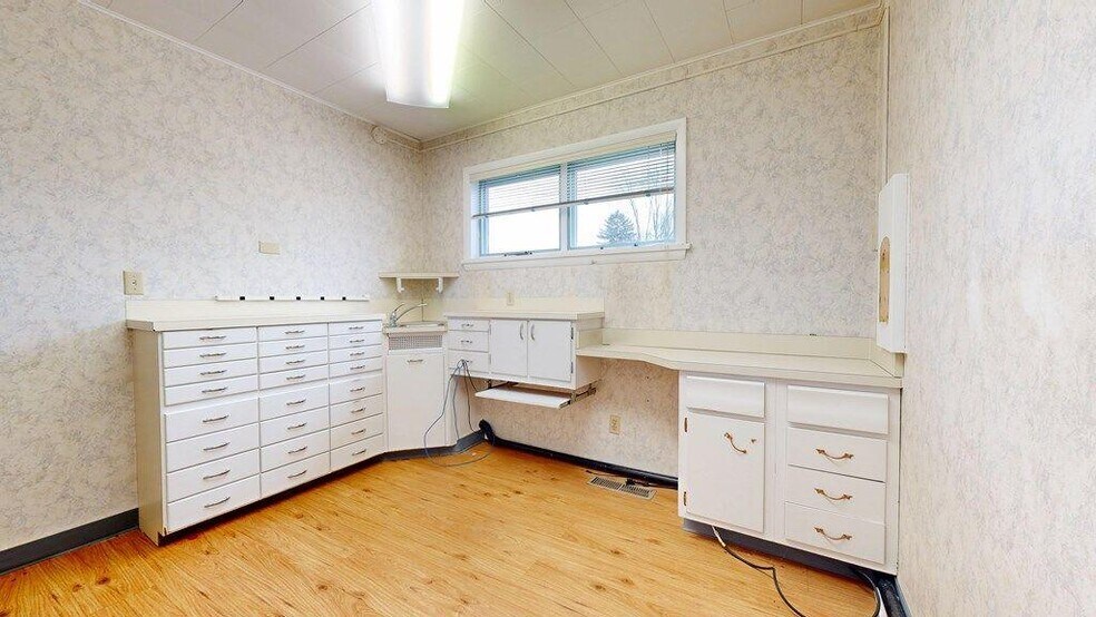 More Photos Of 70 W Smiley Ave, Shelby Medical For Sale