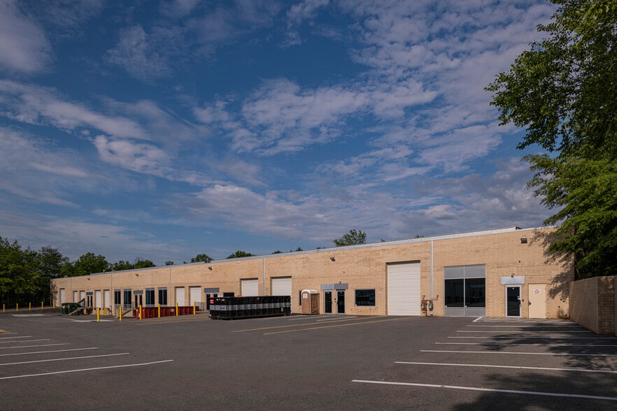 More Photos Of 16901 Melford Blvd, Bowie Unknown For Lease