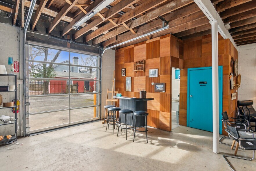 More Photos Of 1080 Katherwood Dr SW, Atlanta Showroom For Sale