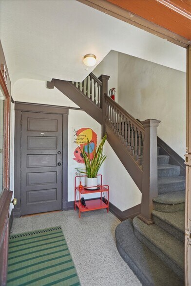 More Photos Of 577 N Boylston St, Los Angeles Apartments For Sale