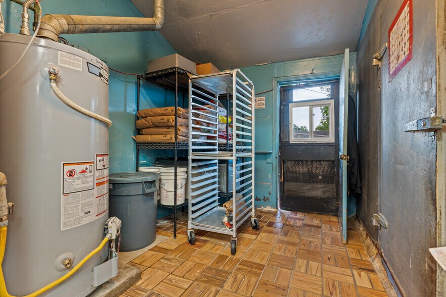 More Photos Of 509 US Highway 271 N, Gilmer Flex For Sale