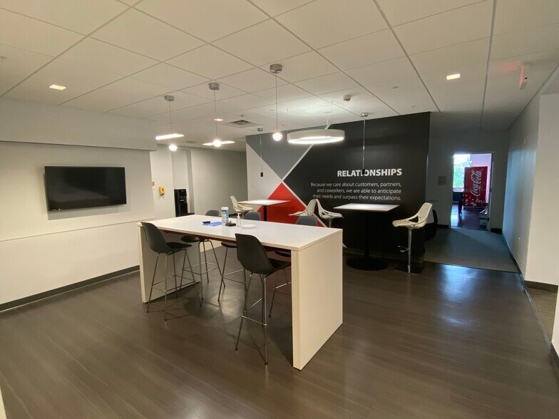 More Photos Of 123 Darling Ave, South Portland Office For Lease