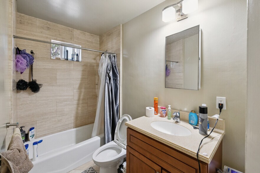 More Photos Of 1140 El Camino Real, Burlingame Apartments For Sale