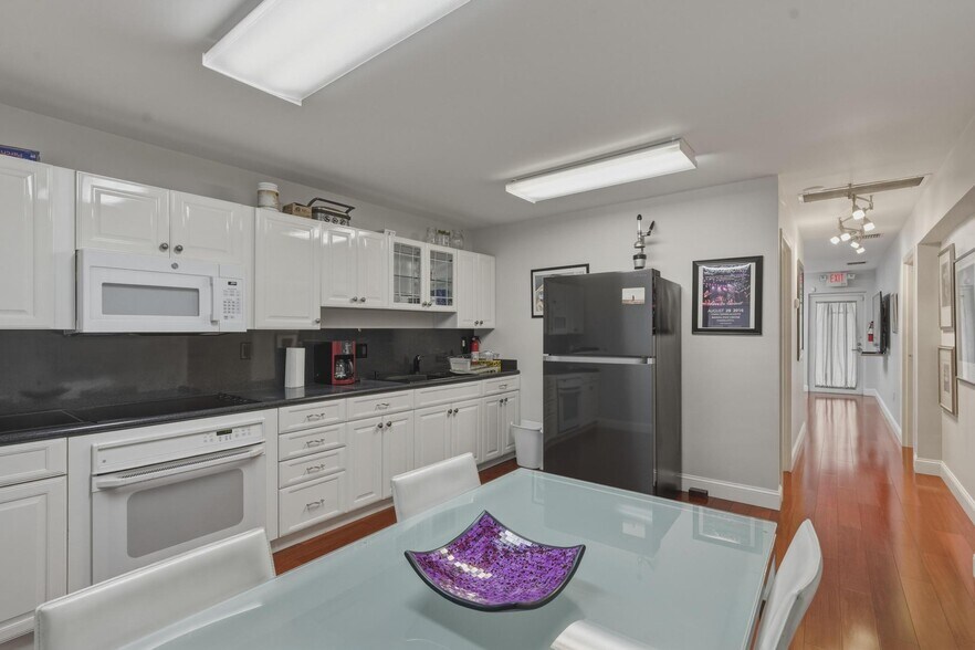 More Photos Of 1210 NE 8th Ave, Fort Lauderdale Warehouse For Sale