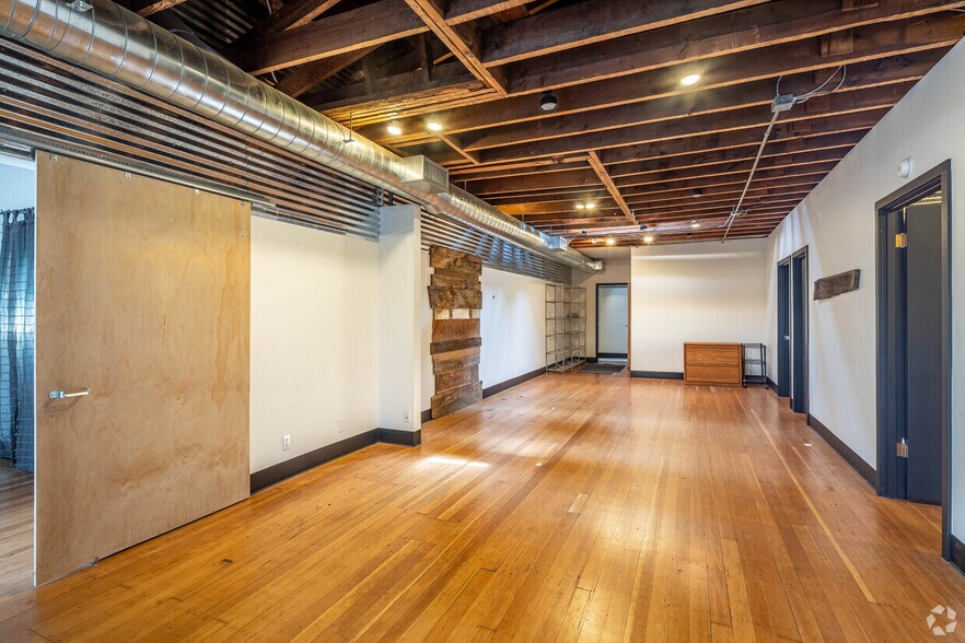 More Photos Of 706-708 Main St, Oregon City Loft Creative Space For Lease