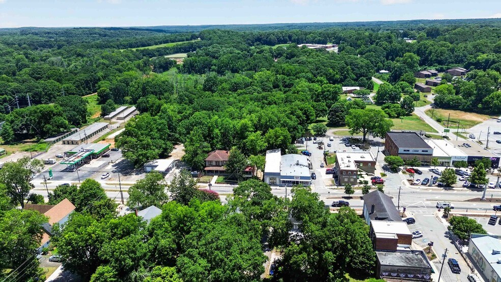 More Photos Of 38 Sycamore St, Jefferson Office For Sale