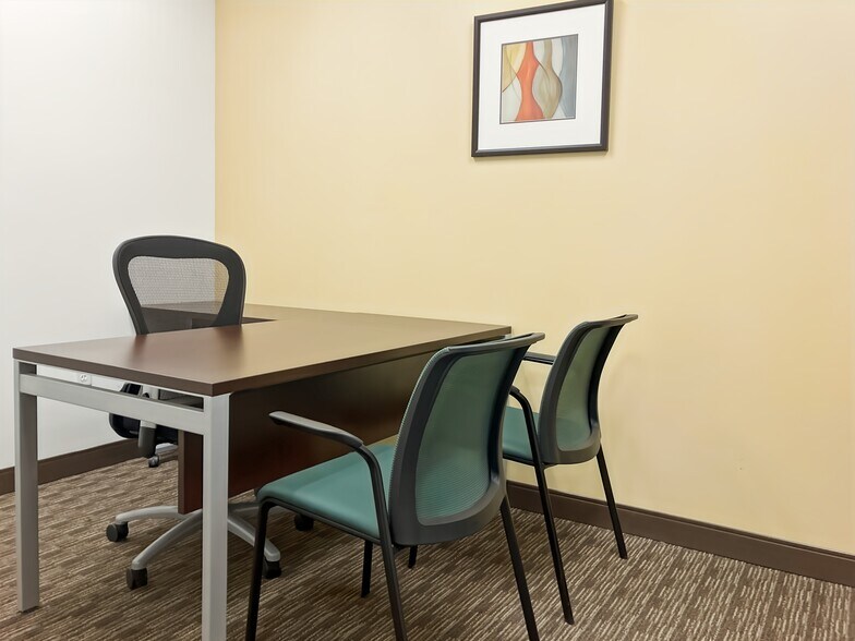 More Photos Of 100 Bull St, Savannah Coworking Space