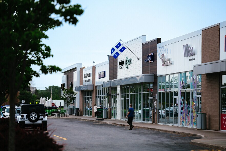 Primary Photo Of 22400 Ch Dumberry, Vaudreuil-dorion Unknown For Lease