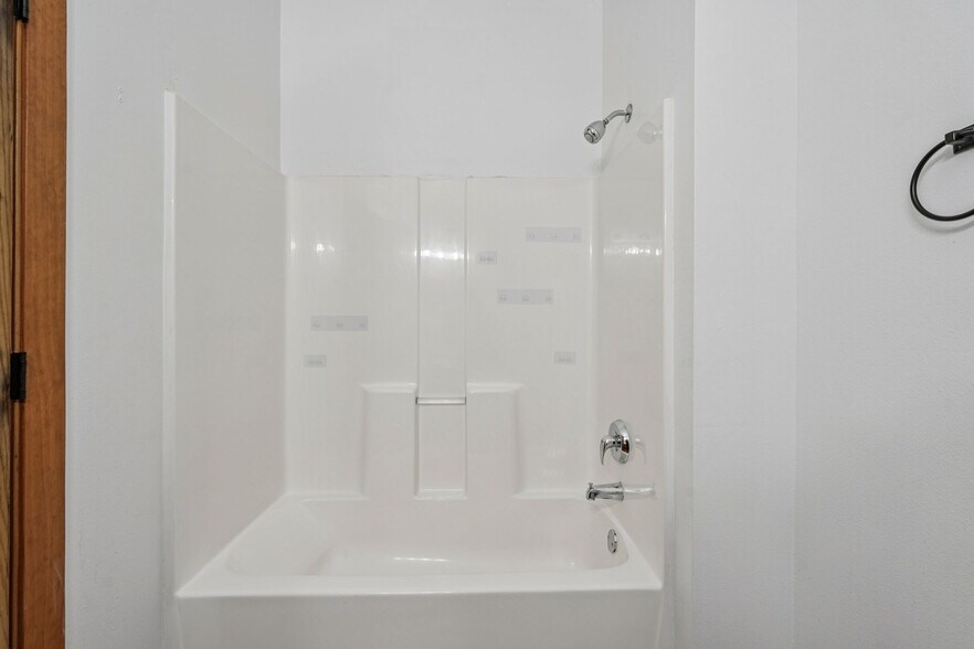 More Photos Of 134 Main St, Racine Apartments For Sale