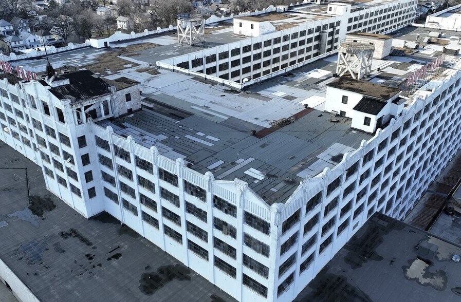 More Photos Of 6200 Saint John Ave, Kansas City Warehouse For Lease