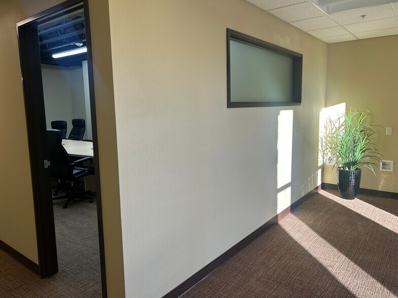 More Photos Of 2500 NE Twin Knolls Dr, Bend Medical For Sale