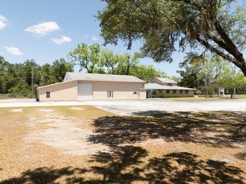 More Photos Of 3494 N US Highway 301, Wildwood Manufacturing For Sale