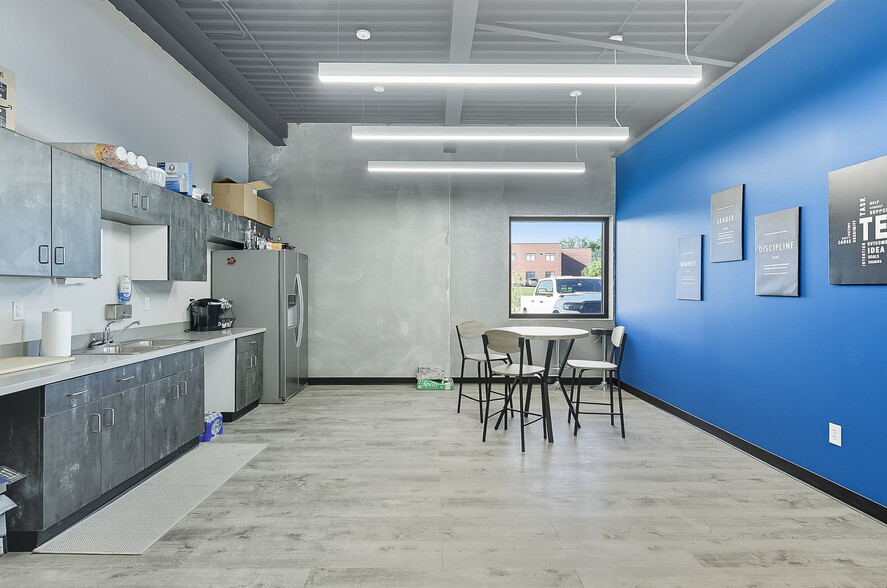 More Photos Of 14217 S 220th St, Gretna Distribution For Lease