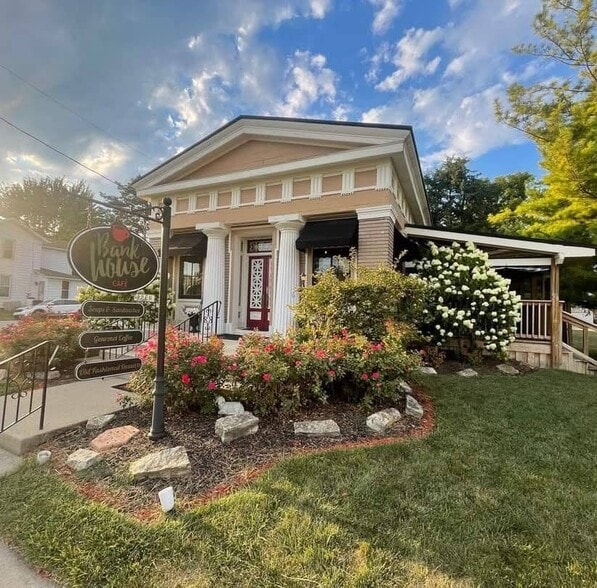 Primary Photo Of 123 E Main St, Verona Restaurant For Sale