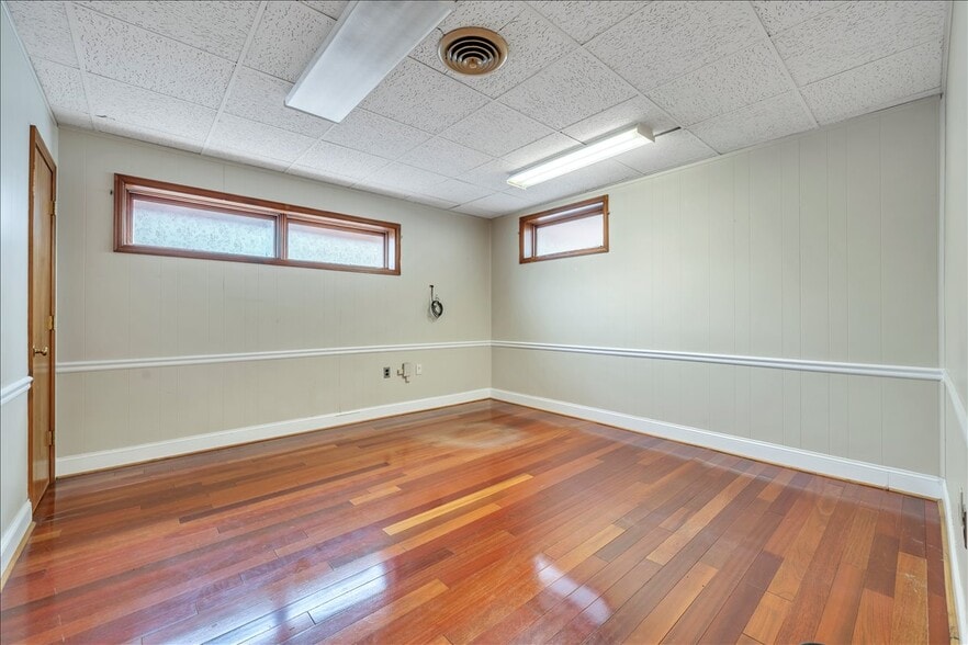 More Photos Of 356-358 Campbell Ave NW, Roanoke Office For Sale