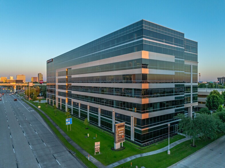 More Photos Of 15011 Katy Fwy, Houston Office For Sale