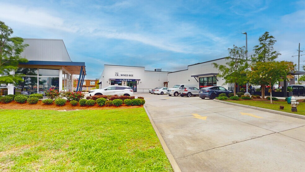 More Photos Of 4230-4236 Veterans Memorial Blvd, Metairie Freestanding For Lease