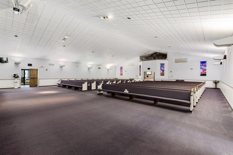 More Photos Of 20121 Interstate 30 S, Benton Religious Facility For Sale