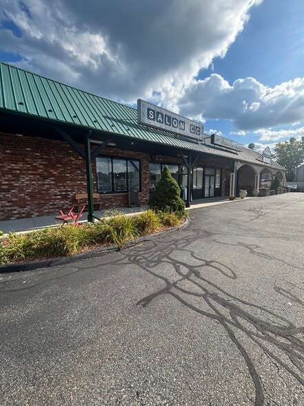 Primary Photo Of 3 Bourbon St, Peabody Freestanding For Sale