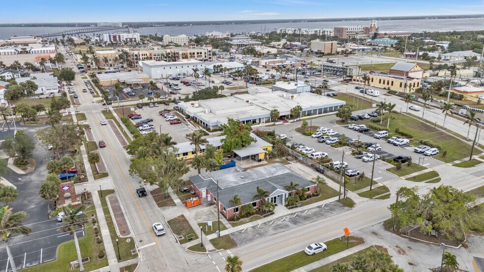 More Photos Of 128 W Charlotte Ave, Punta Gorda Office Residential For Sale