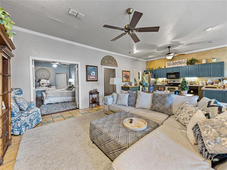 More Photos Of 135 S Central Ave, Bartow Storefront Retail Residential For Sale