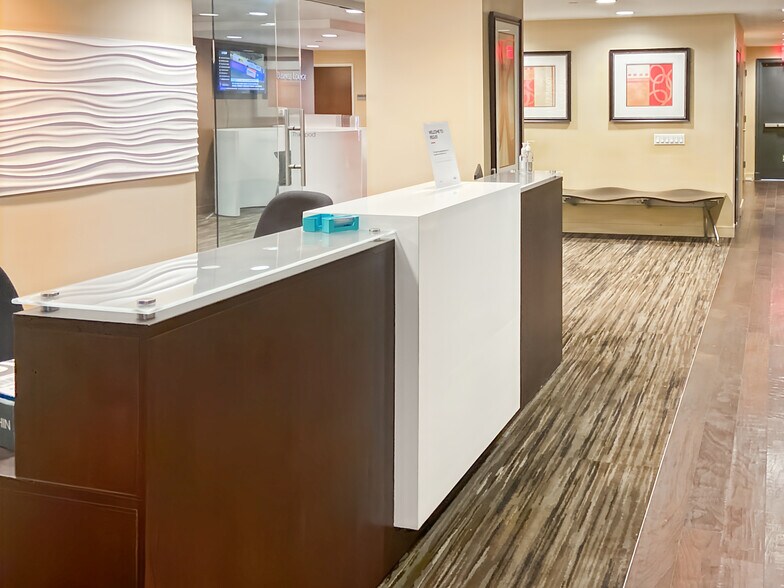 More Photos Of 57 W 57th St, New York Coworking Space