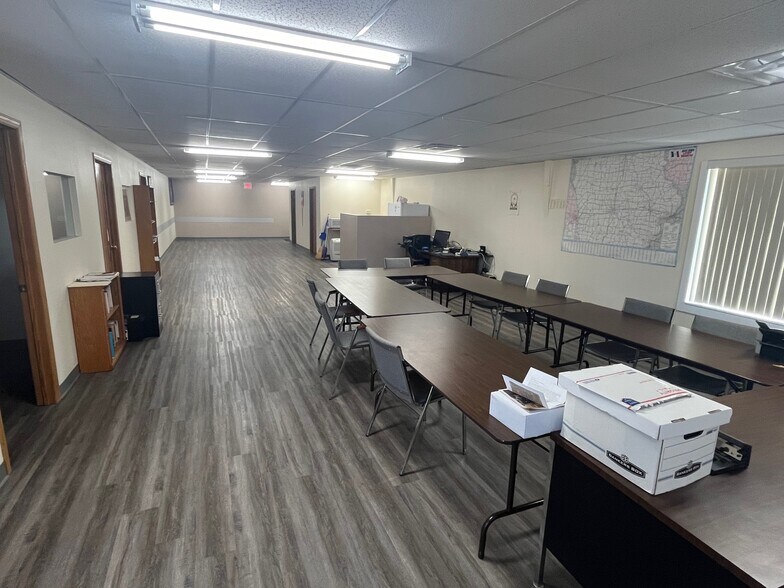 More Photos Of , Des Moines Office For Sale