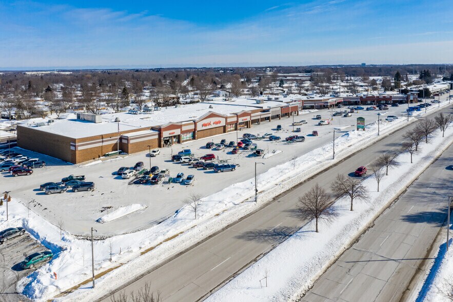 More Photos Of N81W15066-N81W15182 Appleton Ave, Menomonee Falls General Retail For Lease