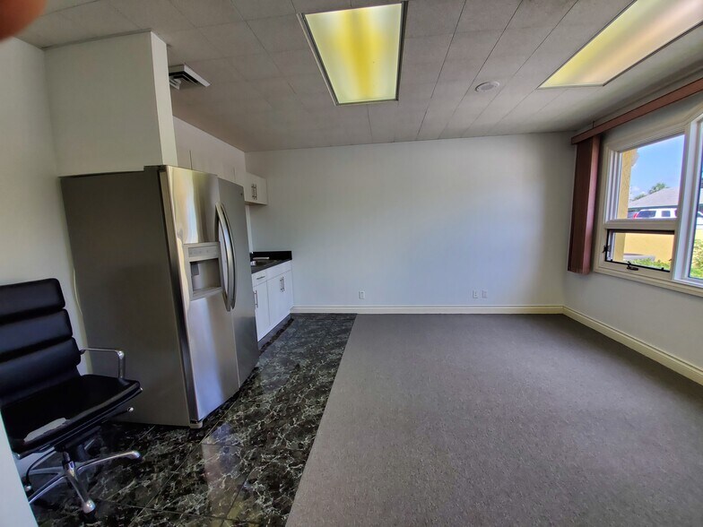 More Photos Of 461-481 E Hillsboro Blvd, Deerfield Beach Office For Lease
