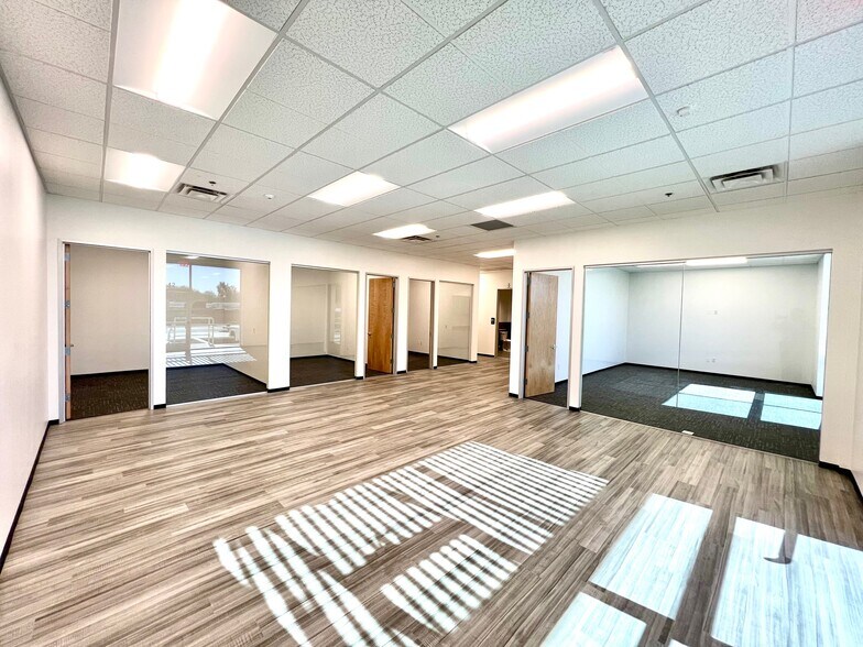 More Photos Of 1120 W Fairmont Dr, Tempe Warehouse For Lease