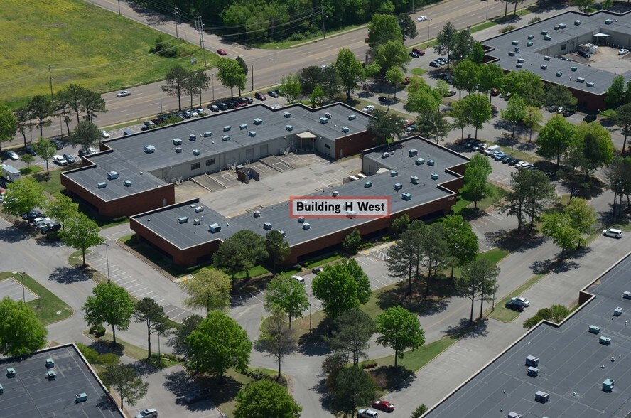 More Photos Of 3930 Vantech Dr, Memphis Unknown For Lease