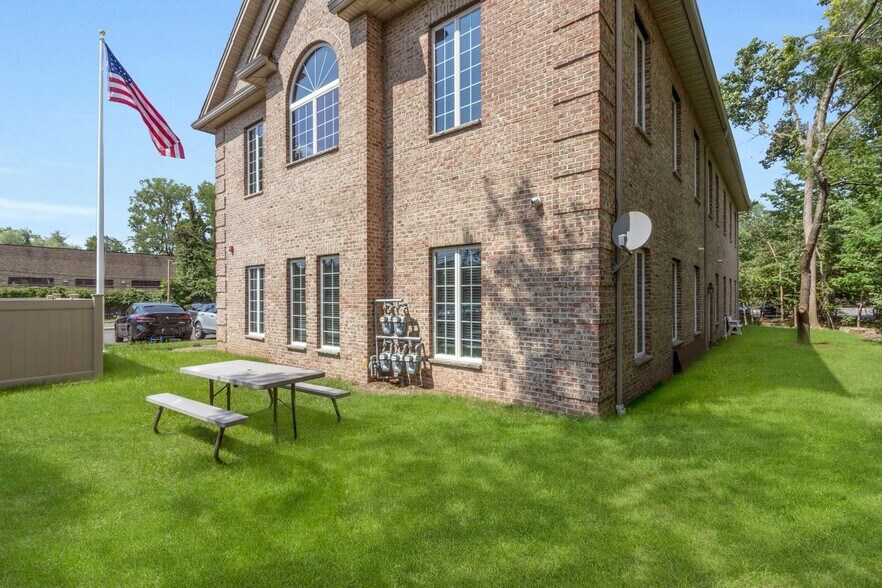 More Photos Of 161 Mckinley St, Closter Office For Sale