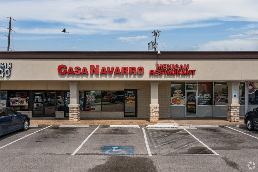 More Photos Of 11722 Marsh Ln, Dallas Storefront For Lease