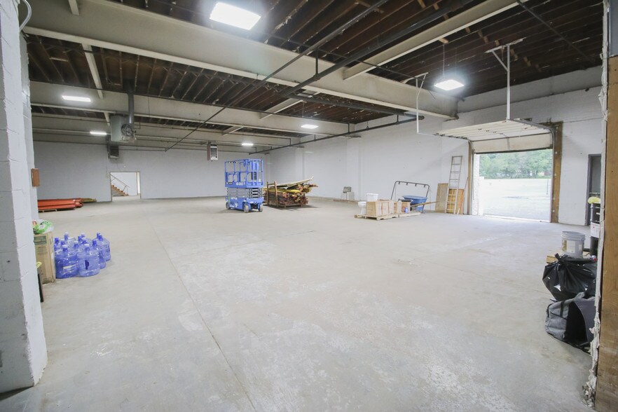 More Photos Of 1206 Route 130 N, Burlington Light Distribution For Lease