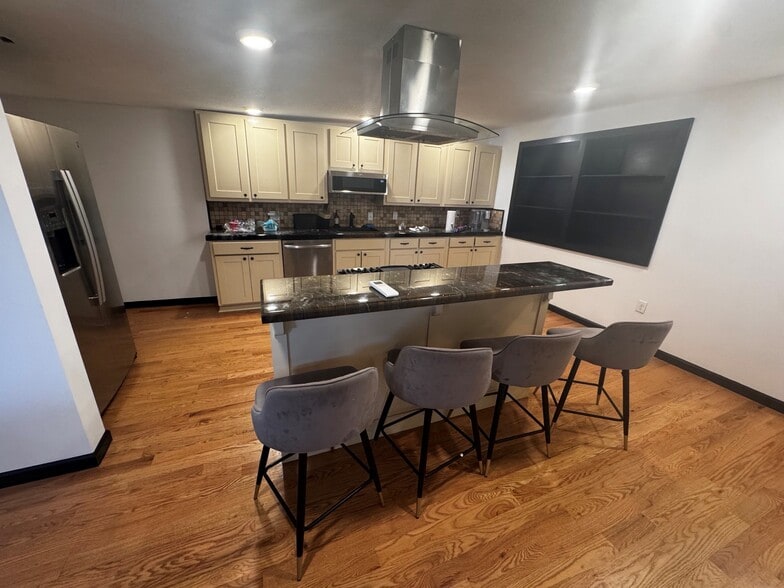 More Photos Of 1425 Agnes Ave, Kansas City Warehouse For Sale