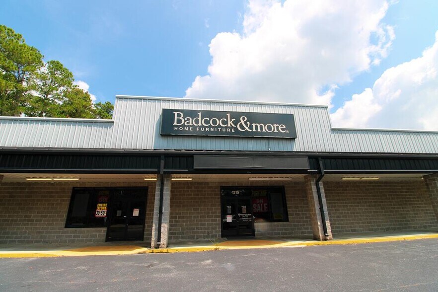 Primary Photo Of 1315 W Screven St, Quitman Storefront For Sale