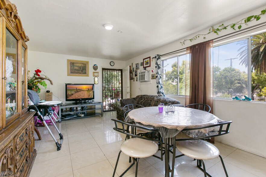 More Photos Of 541 N Summit Ave, Pasadena Apartments For Sale