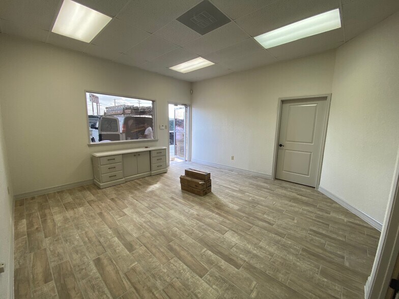 More Photos Of 32820 W IH-10, Boerne Office For Lease