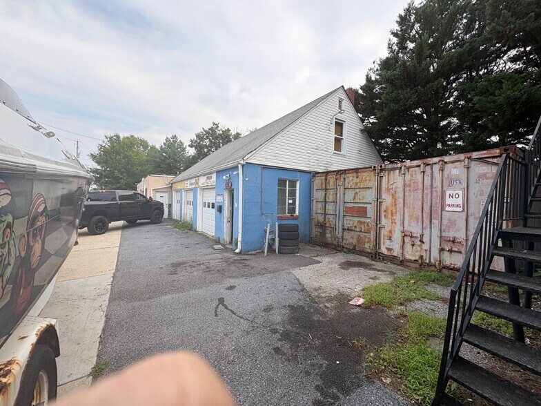More Photos Of 1212 Deriso Ln, Pikesville Flex For Lease