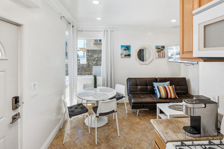 More Photos Of 714-16 York ct, San Diego Apartments For Sale